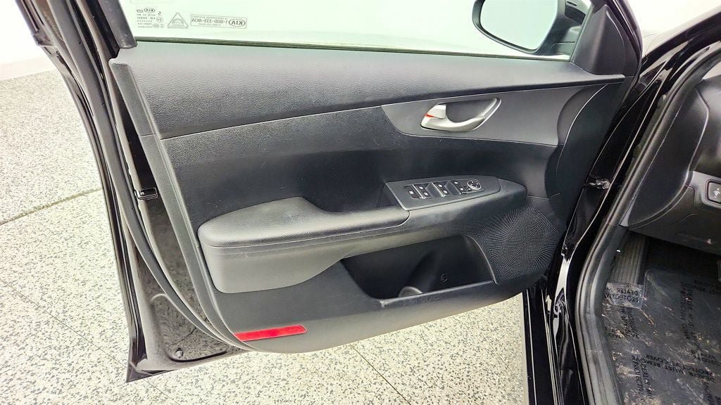 Used 2019 Kia Forte LXS FWD image 10