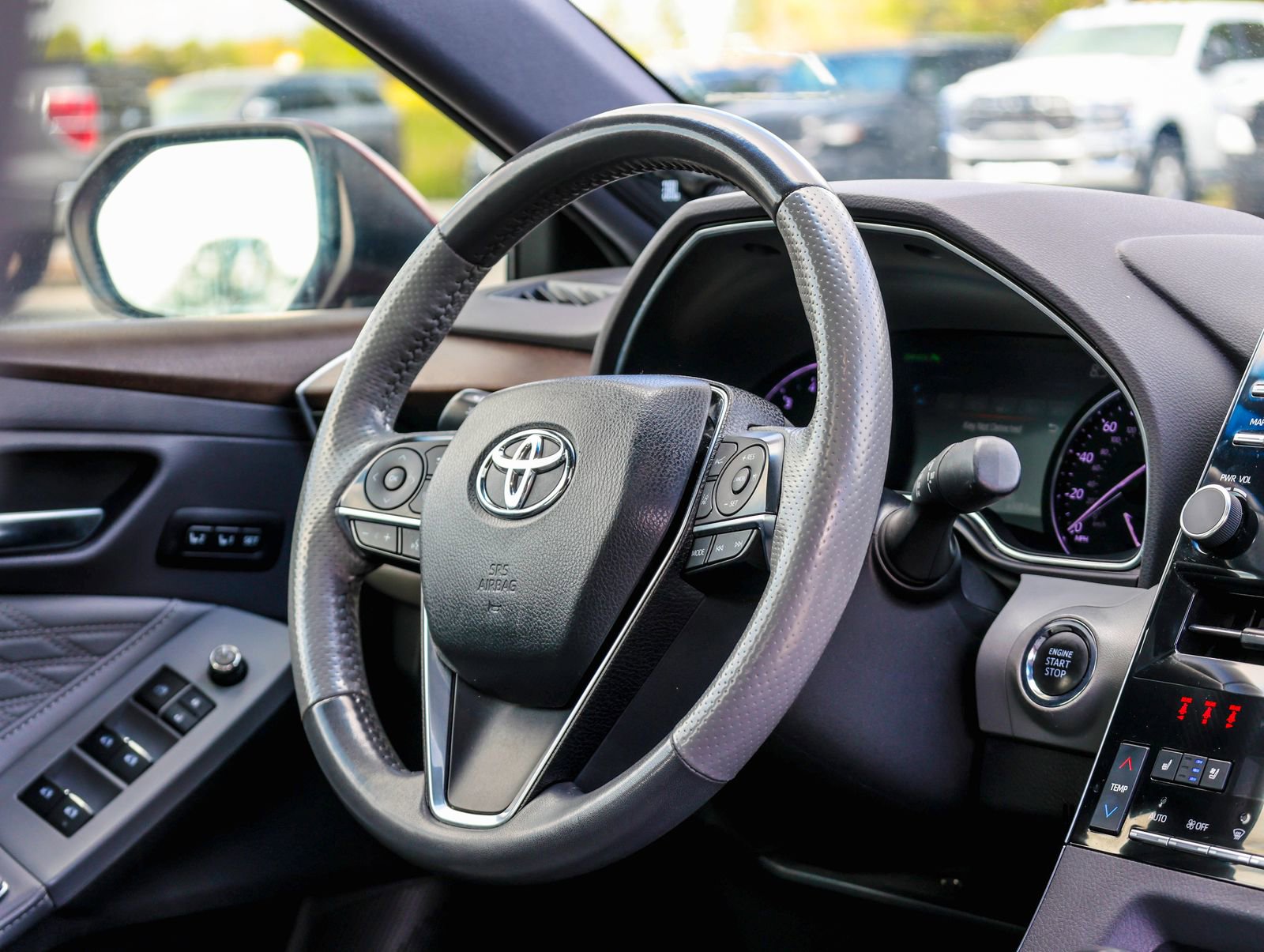 Used 2022 Toyota Avalon Limited w/ Advanced Safety Package FWD image 12