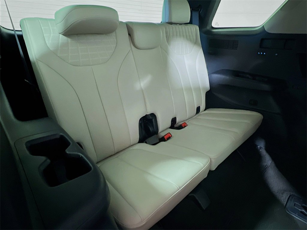 Used 2024 Hyundai Palisade Limited image 25