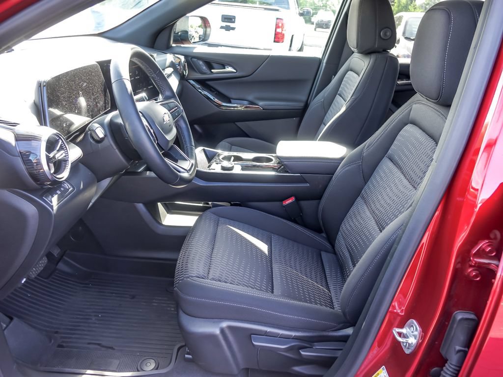 Used 2026 Chevrolet Equinox LT w/ LPO, Floor Liner Package AWD/4WD image 9