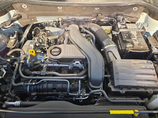 New 2026 Volkswagen Taos SE FWD image 16