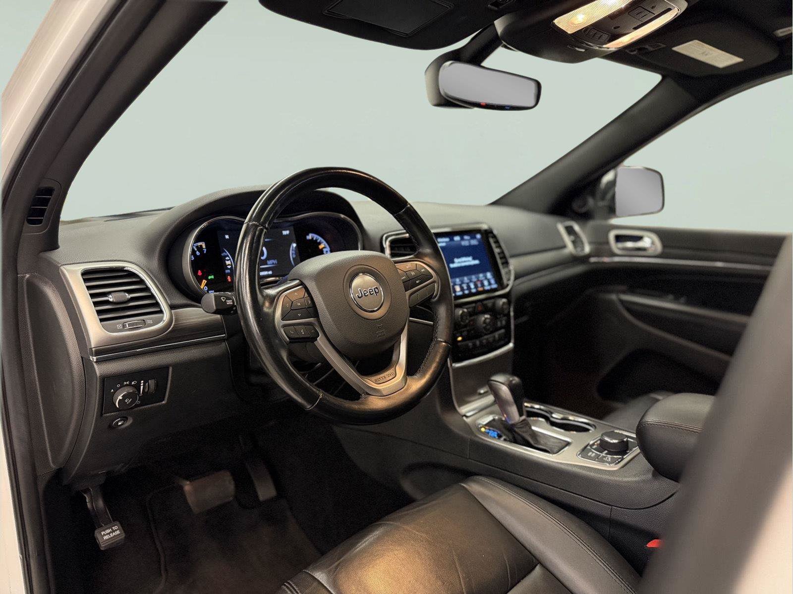 Used 2022 Jeep Grand Cherokee Limited AWD/4WD image 22