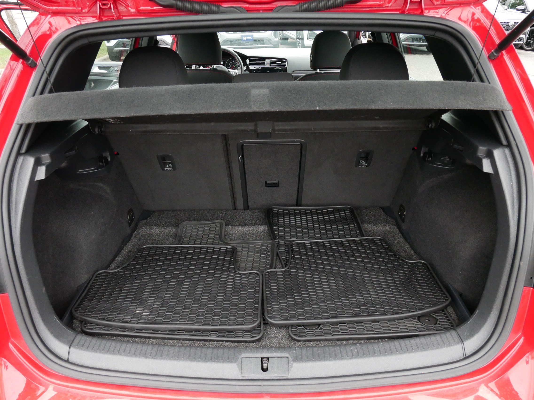 Used 2018 Volkswagen GTI SE FWD image 18