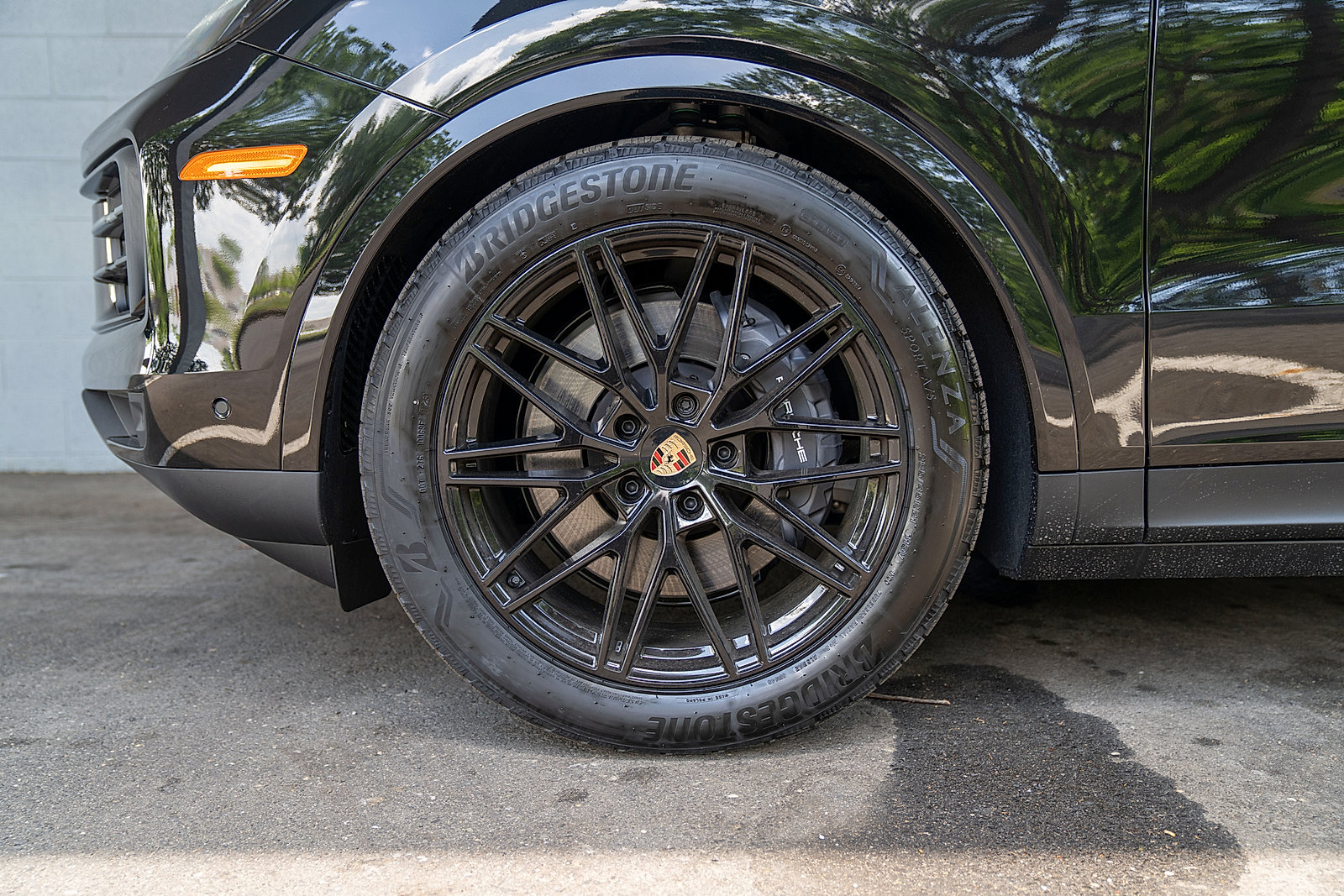 Used 2025 Porsche Cayenne Coupe image 25