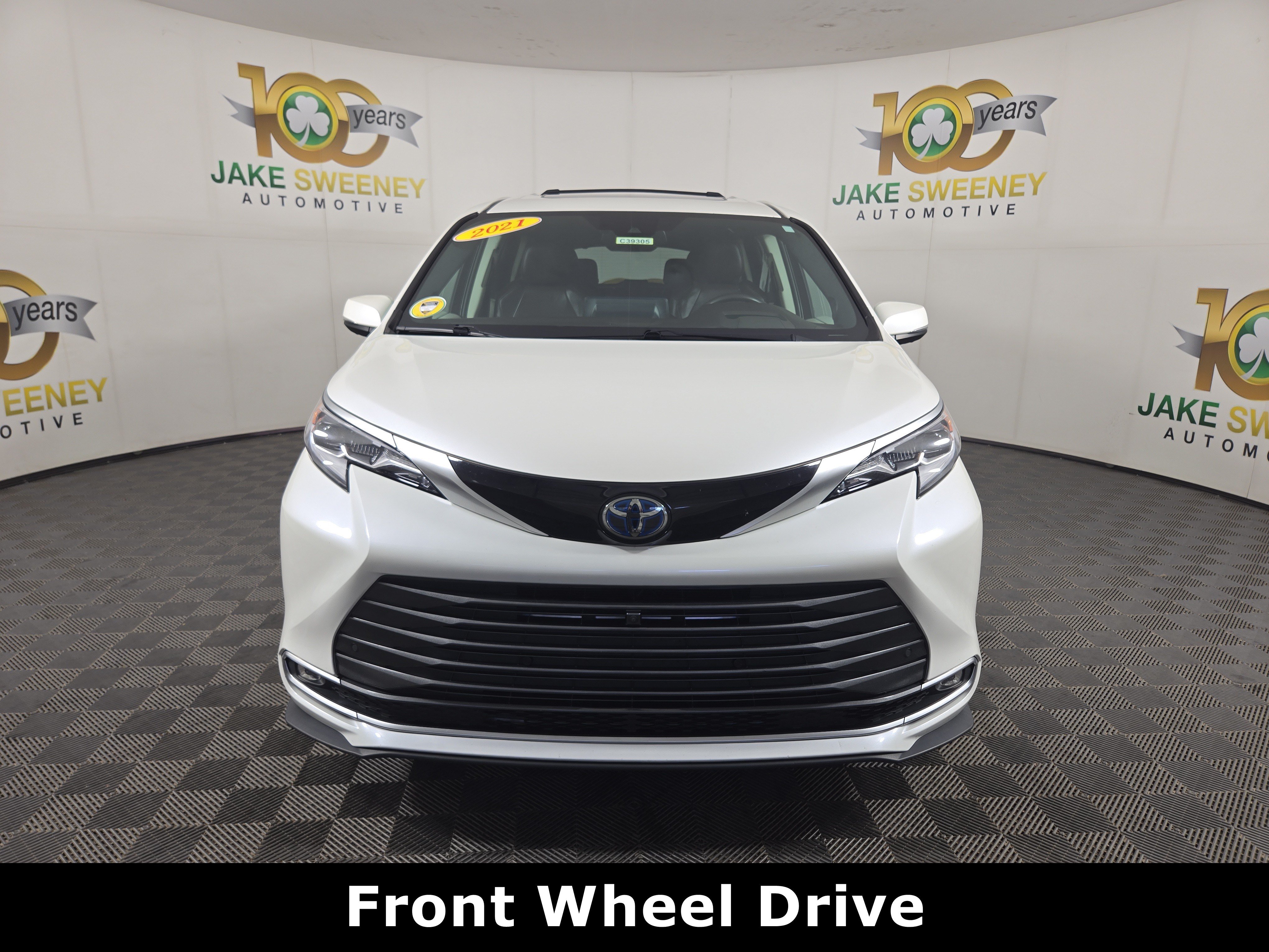 Used 2021 Toyota Sienna Platinum FWD image 3