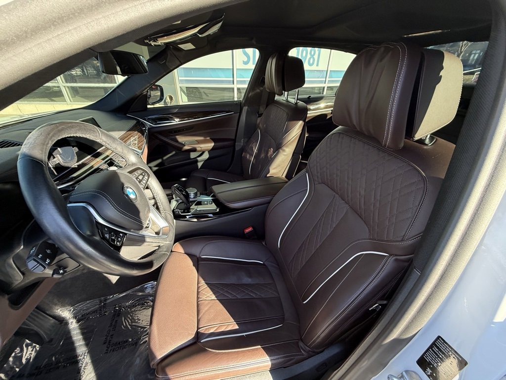 Used 2020 BMW 530i xDrive w/ M Sport Package image 8