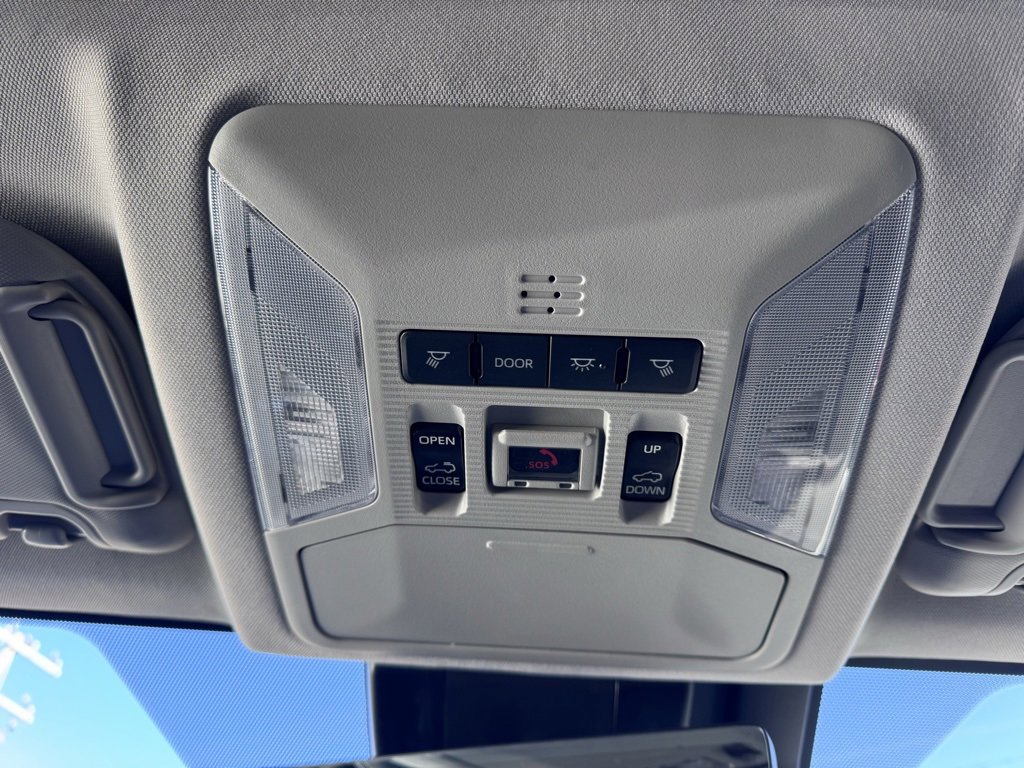 Used 2022 Toyota RAV4 Limited image 32