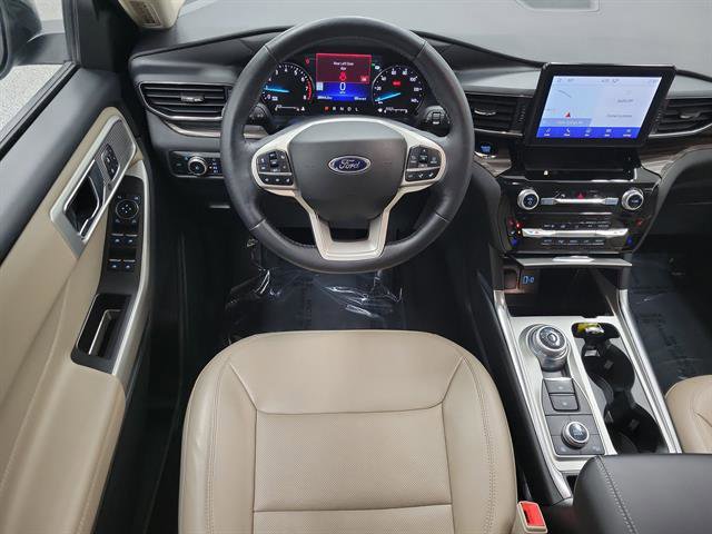 Used 2022 Ford Explorer Limited w/ Equipment Group 301A AWD/4WD image 14