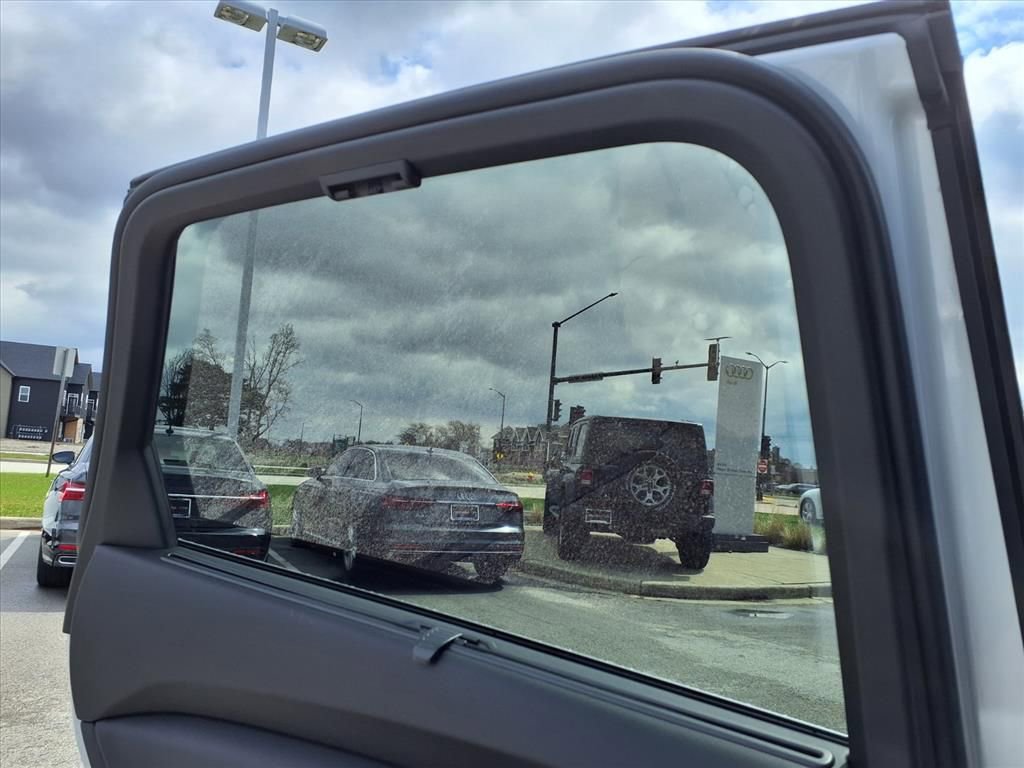 Used 2025 Audi Q5 Premium Plus w/ Premium Plus image 23