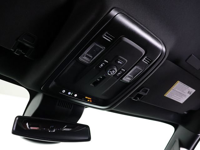 Used 2025 GMC Yukon XL Denali AWD/4WD image 26