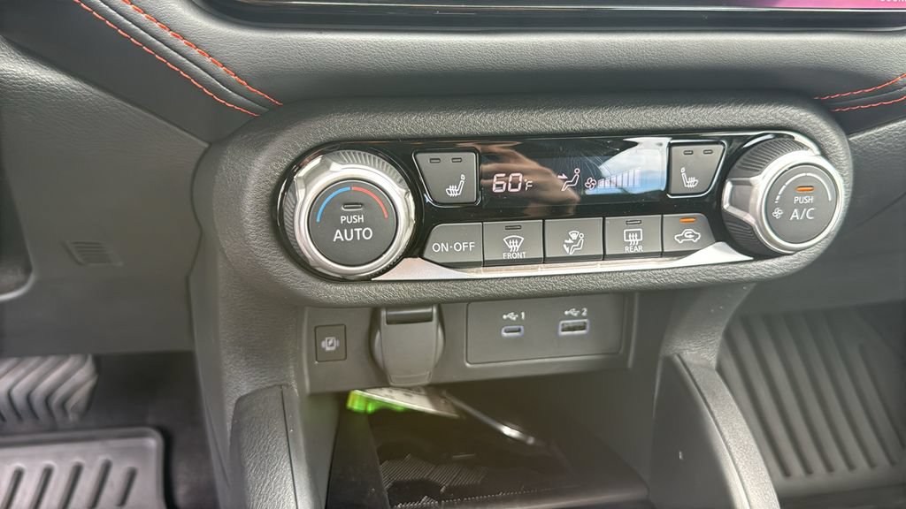 Used 2025 Nissan Versa SR w/ Trunk Package FWD image 21