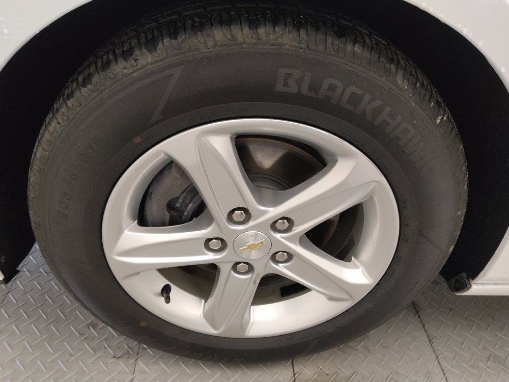 Used 2023 Chevrolet Malibu LS FWD image 31