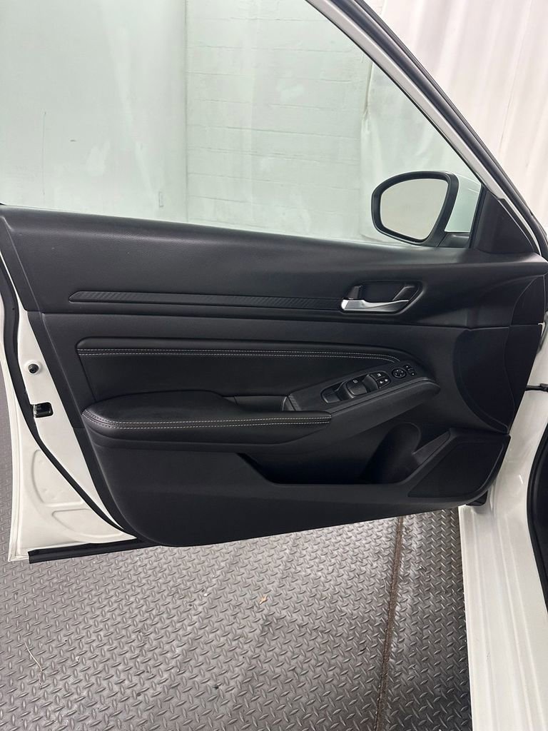 Used 2019 Nissan Altima 2.5 S AWD/4WD image 8