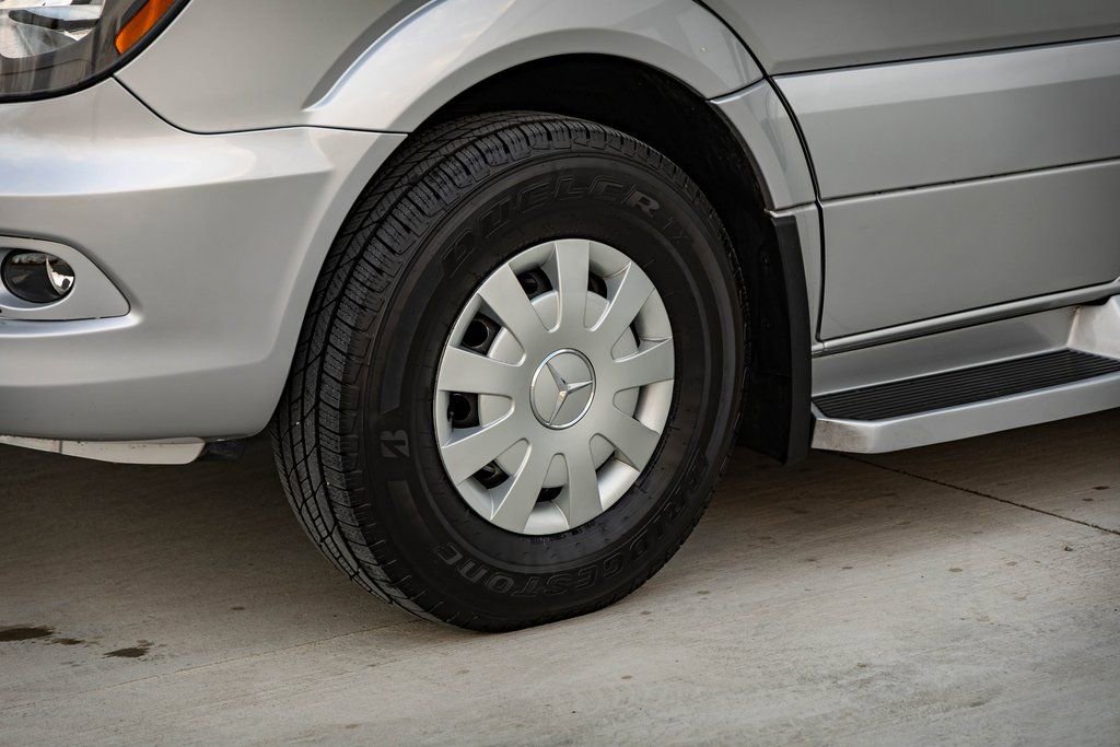 Used 2015 Mercedes-Benz Sprinter 2500 image 8