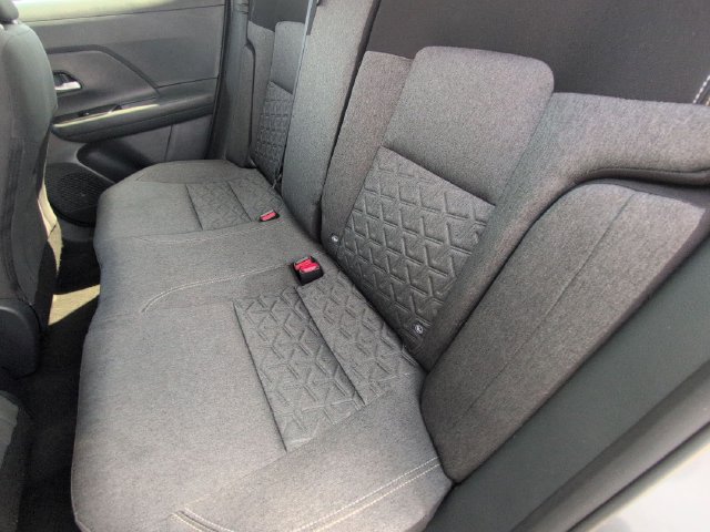 Used 2025 Nissan Kicks SV FWD image 15