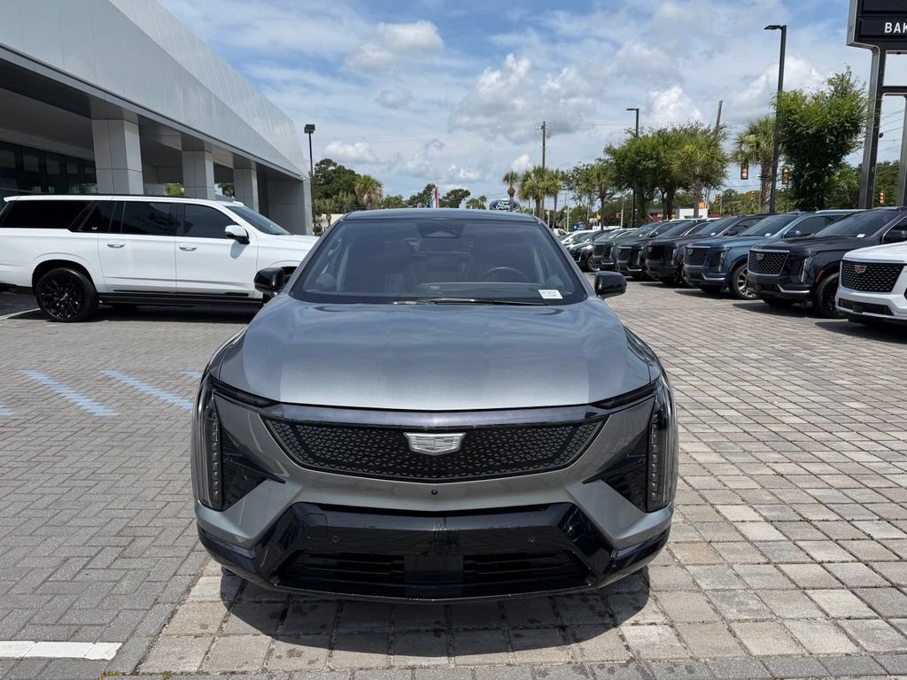 Certified 2025 Cadillac Optiq Sport 2 w/ LPO, Floor Liner Package AWD/4WD image 4