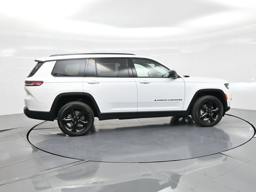 New 2025 Jeep Grand Cherokee L Altitude image 5
