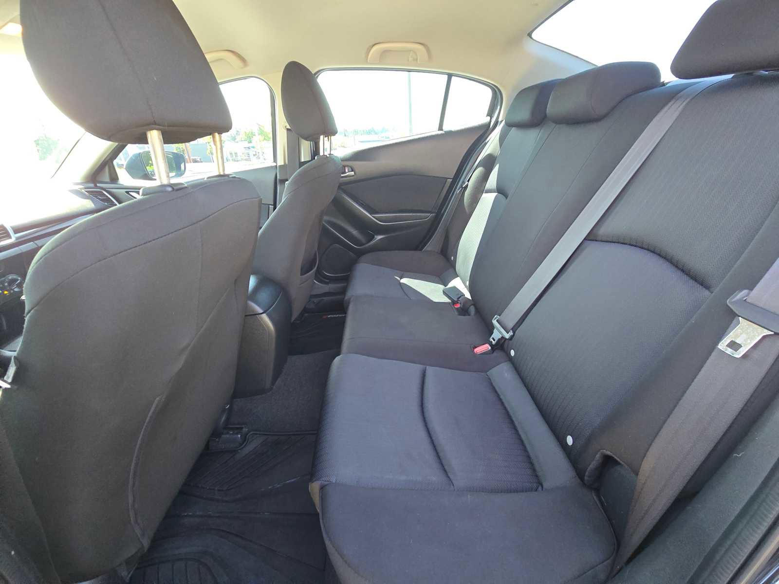 Used 2014 MAZDA MAZDA3 i SV FWD image 16