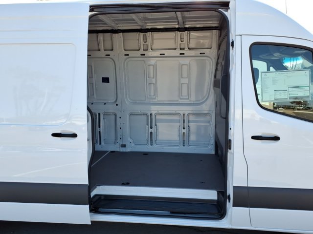 New 2025 Mercedes-Benz eSprinter 170 Cargo image 23