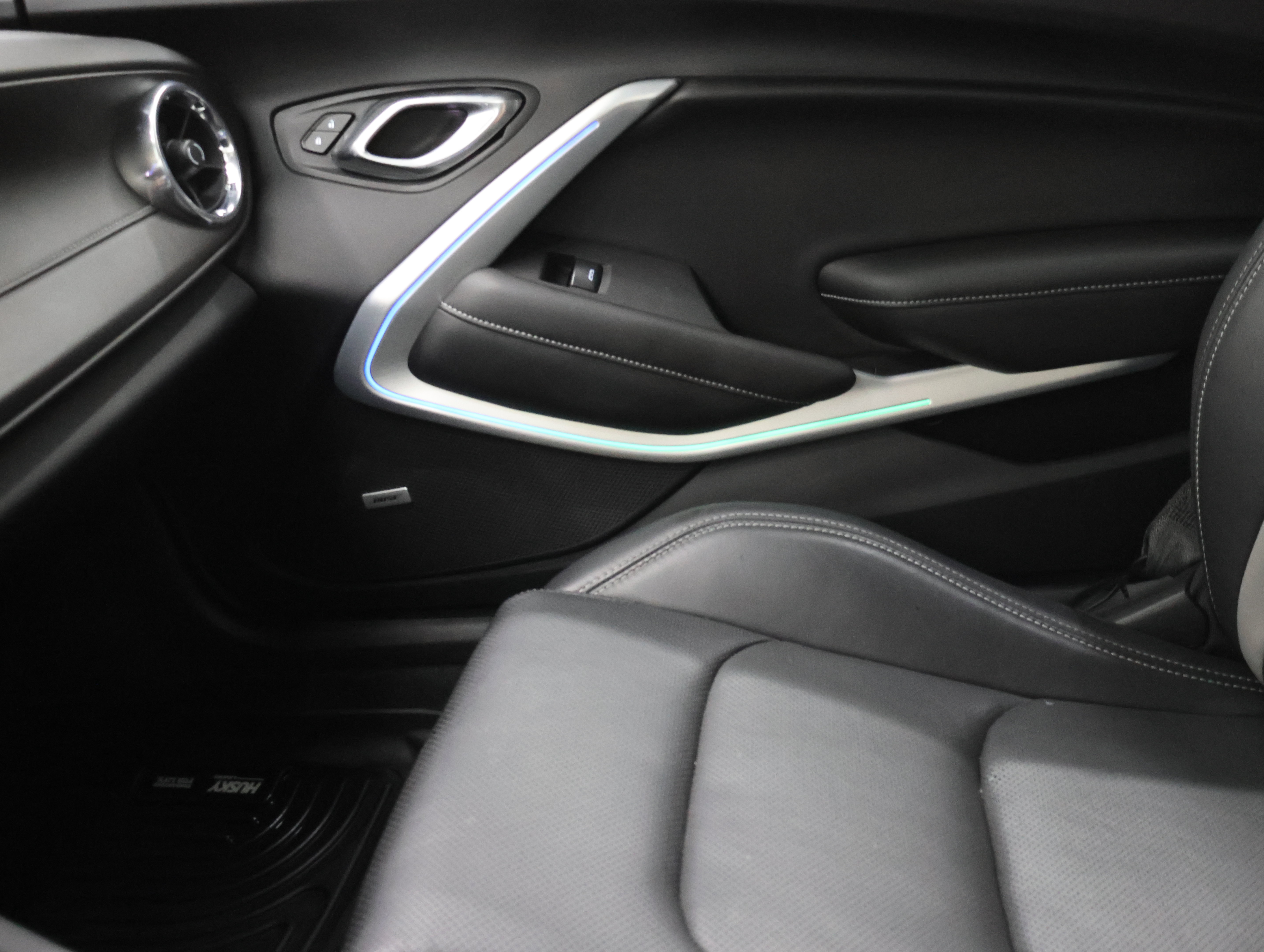 Used 2020 Chevrolet Camaro SS RWD image 12