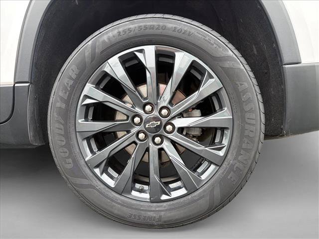 Used 2022 Chevrolet Traverse RS w/ LPO, Floor Liner Package AWD/4WD image 9
