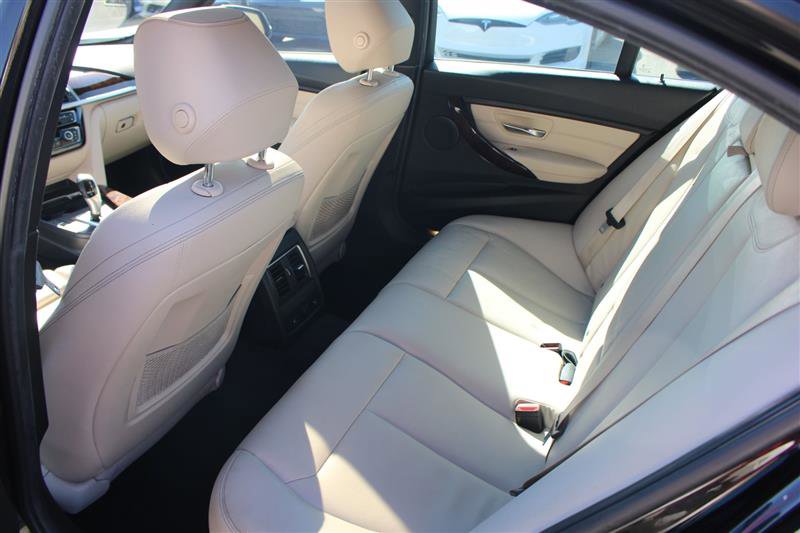 Used 2016 BMW 320i Sedan image 13