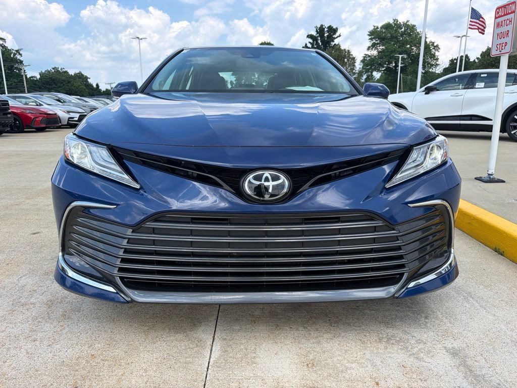 Used 2023 Toyota Camry XLE w/ Navigation Package FWD image 2