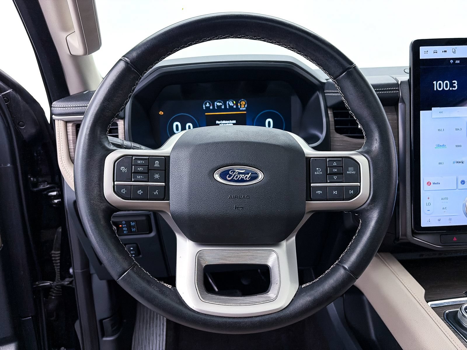 Used 2023 Ford Expedition Limited AWD/4WD image 35