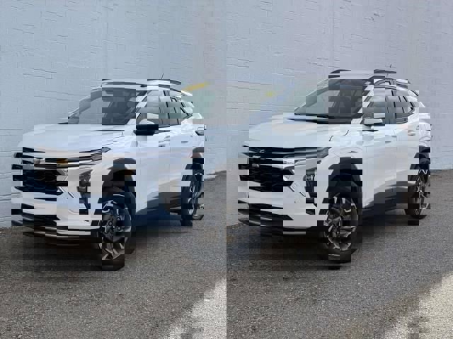 Used 2025 Chevrolet Trax LT