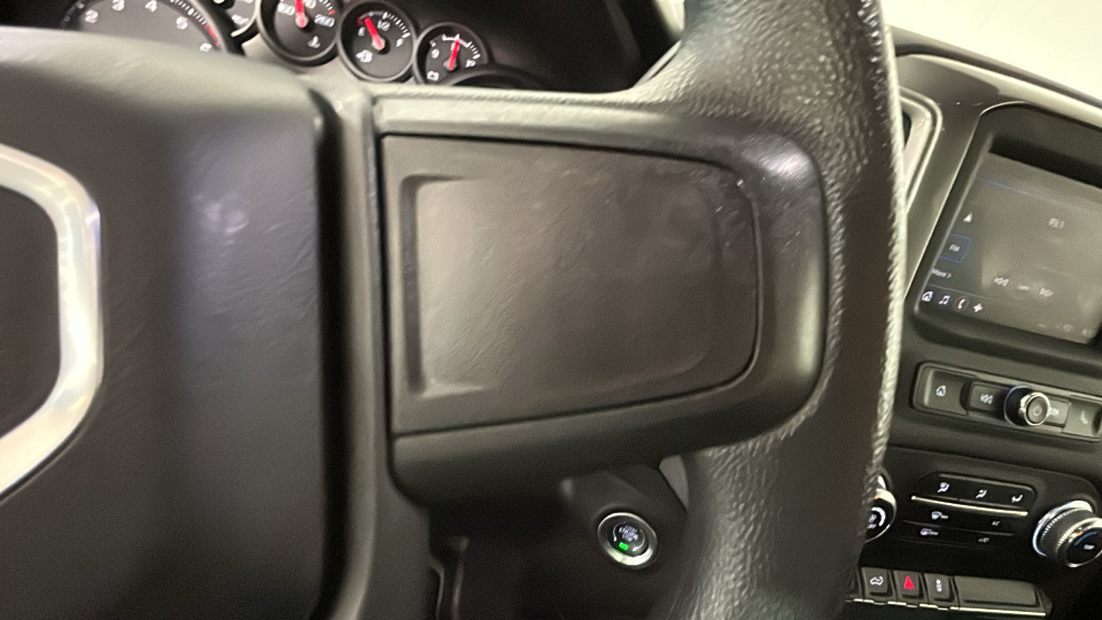 Used 2024 GMC Sierra 2500 Pro w/ Convenience Package AWD/4WD image 19