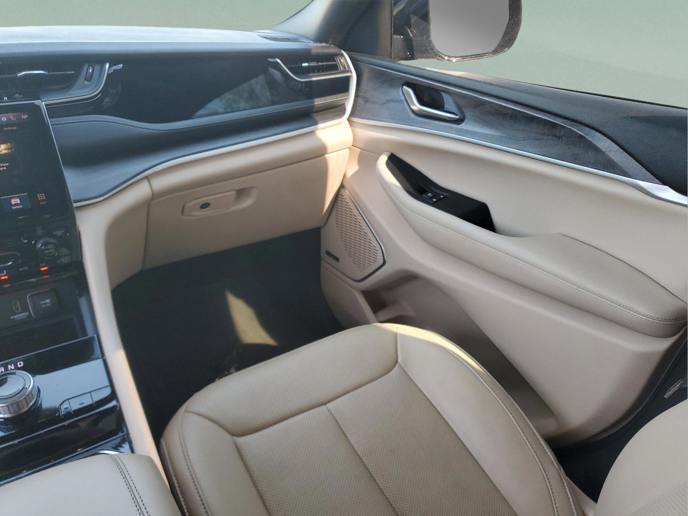 Certified 2023 Jeep Grand Cherokee 4xe w/ Luxury Tech Group II image 13