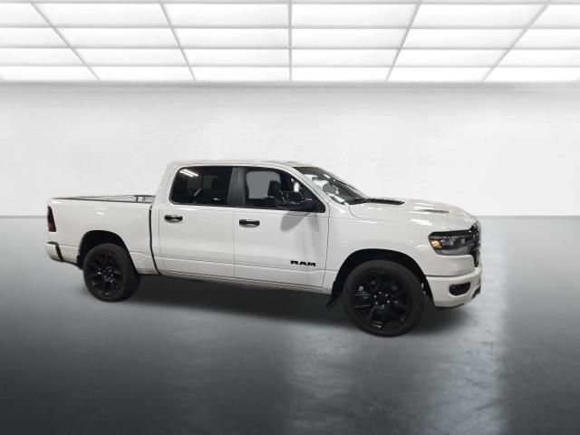 Used 2024 RAM 1500 Laramie AWD/4WD image 3
