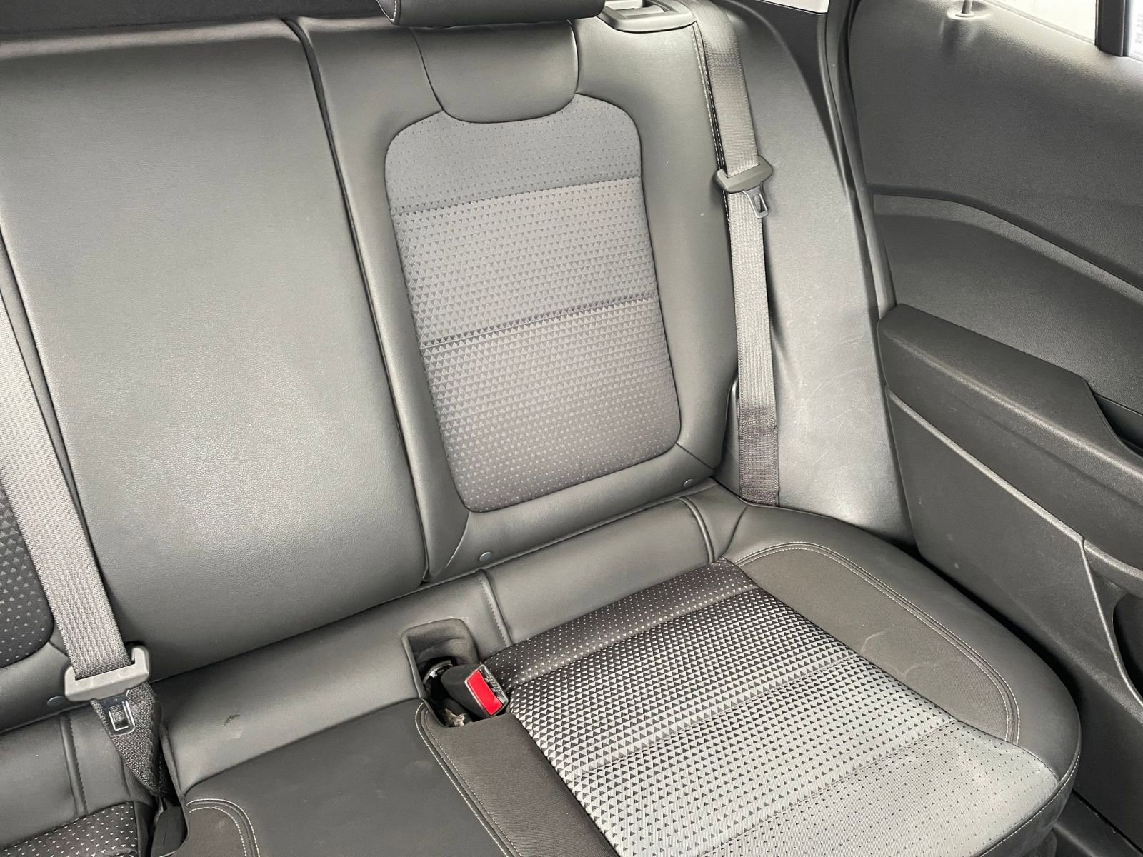 Used 2025 Chevrolet Trax LT w/ LT Convenience Package image 37