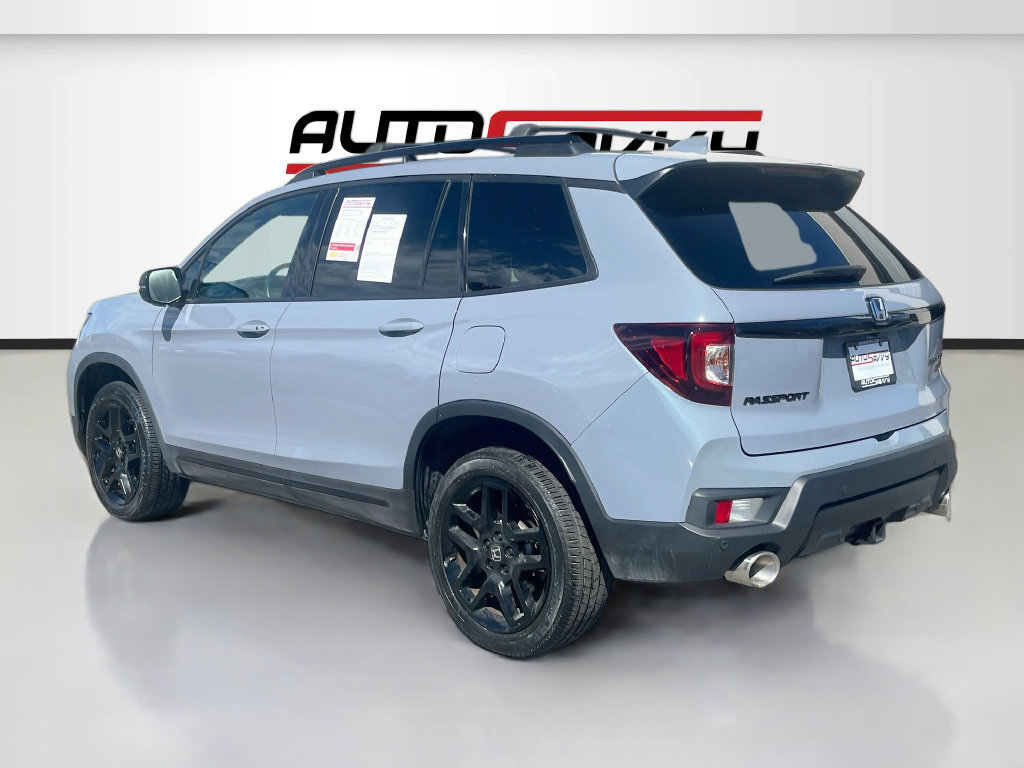 Used 2025 Honda Passport Black Edition image 5