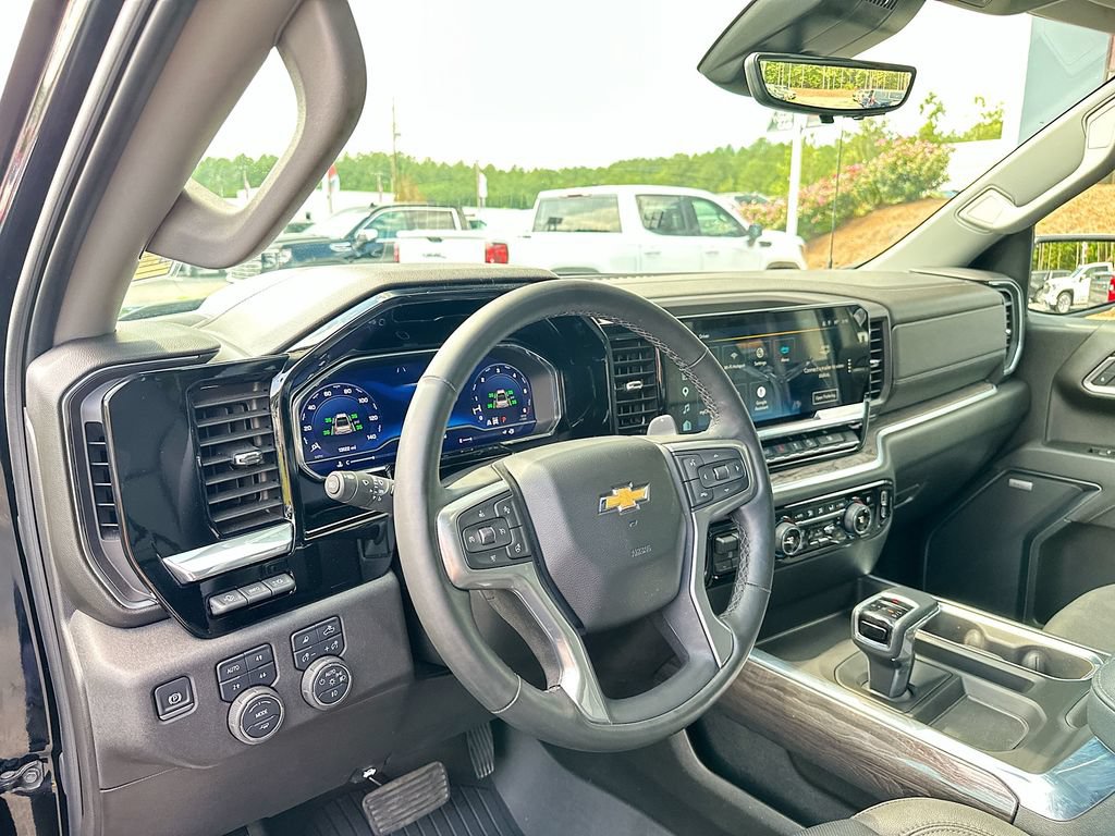 Used 2025 Chevrolet Silverado 1500 LTZ w/ LTZ Premium Package AWD/4WD image 10