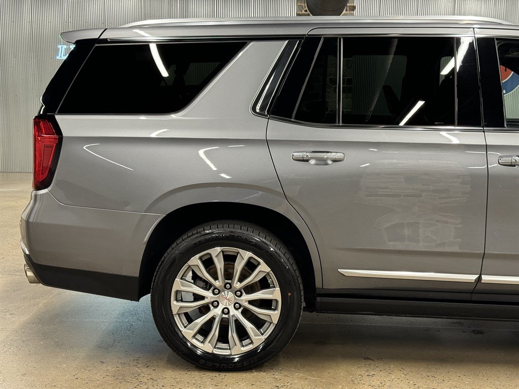 Used 2021 GMC Yukon Denali w/ Denali Ultimate Package AWD/4WD image 19
