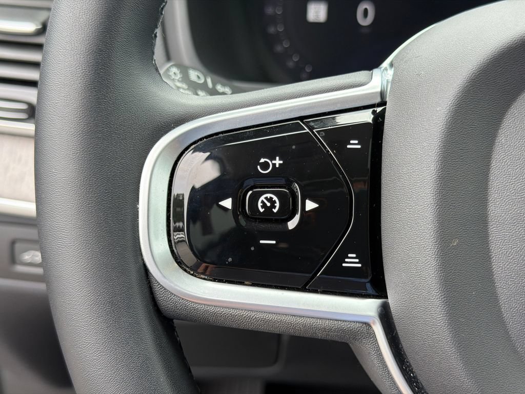 Used 2023 Volvo XC90 B6 Ultimate w/ Protection Package Premier AWD/4WD image 25