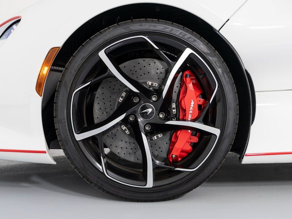 Used 2021 McLaren Elva image 9