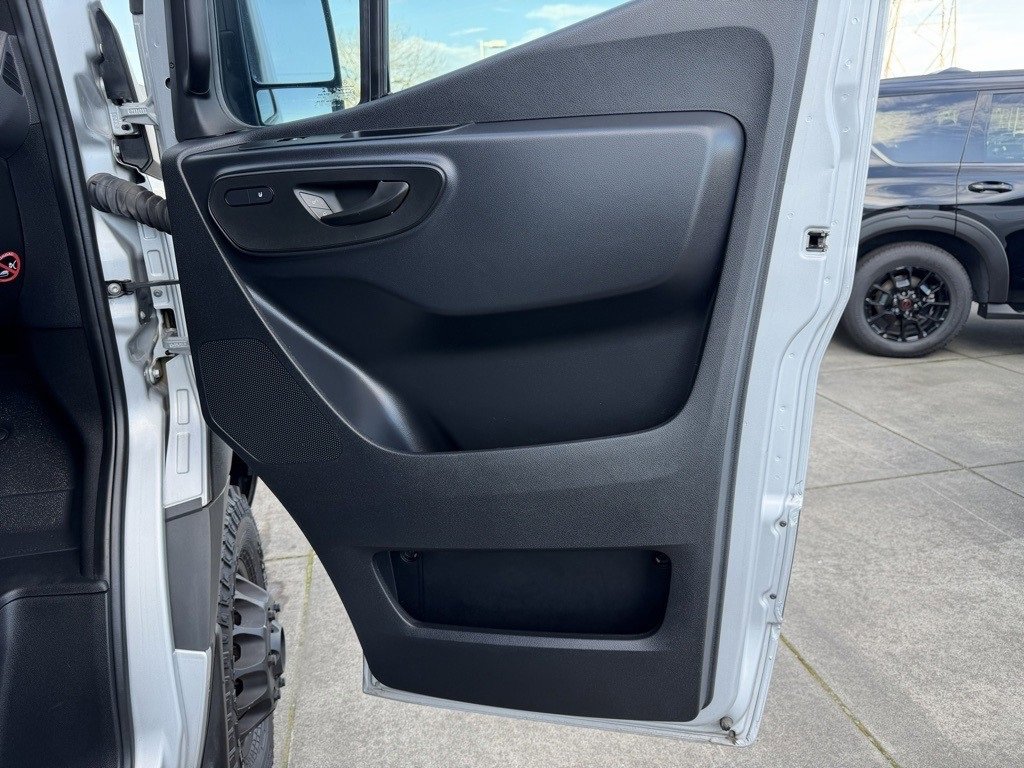 Used 2023 Mercedes-Benz Sprinter 144 Cargo image 28