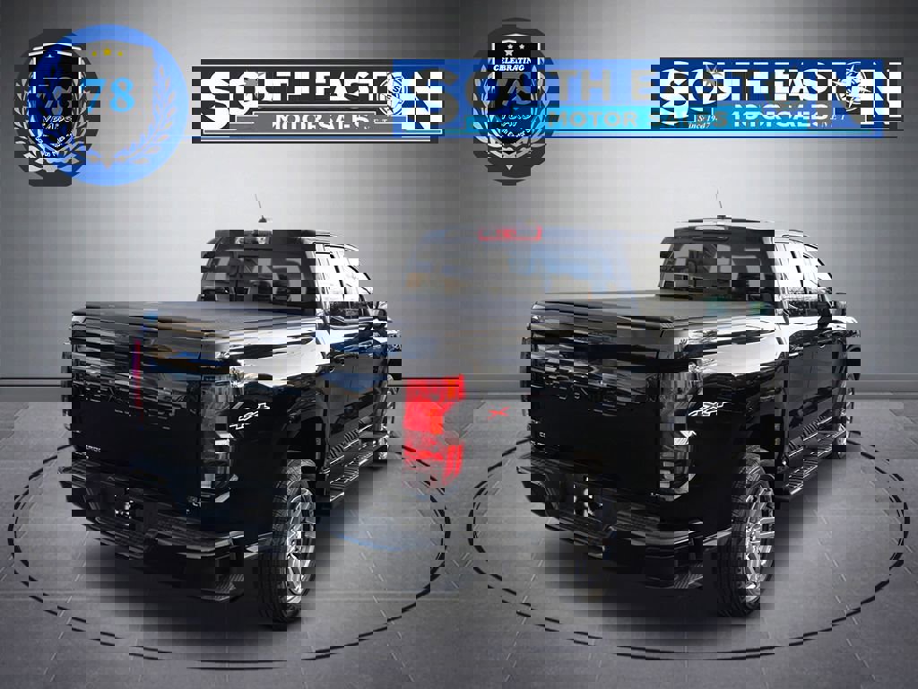 Used 2023 Chevrolet Colorado LT w/ LT Convenience Package image 6