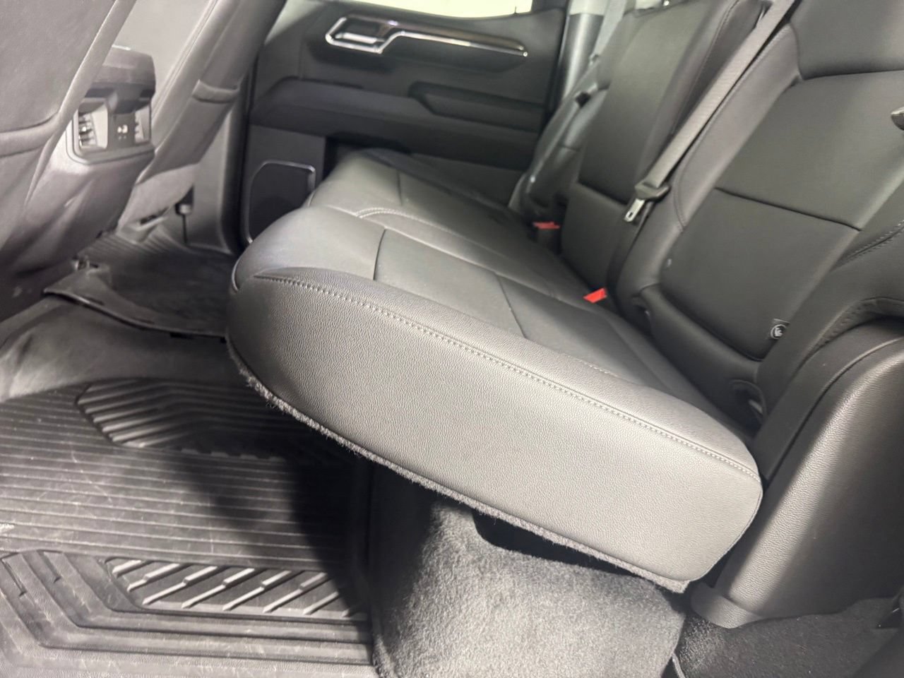 Used 2024 Chevrolet Silverado 1500 LT Trail Boss w/ Convenience Package II AWD/4WD image 30