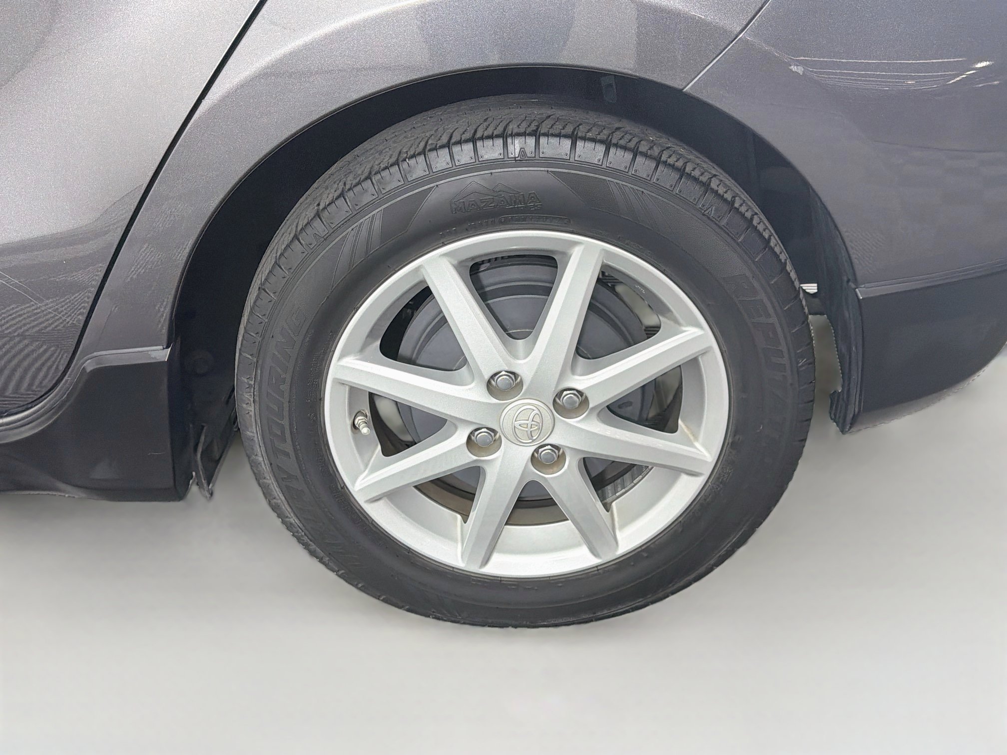 Used 2017 Toyota Prius C One FWD image 11