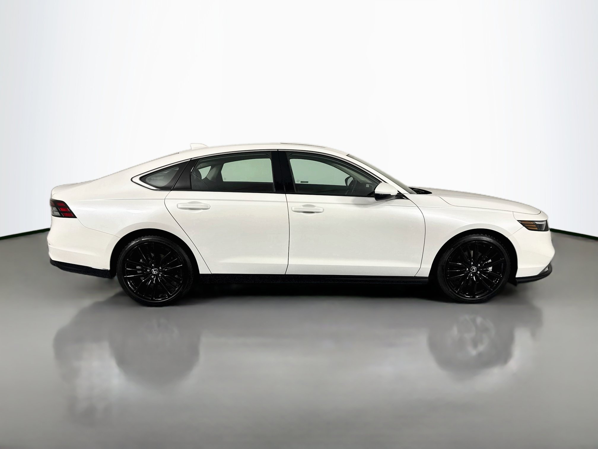 Certified 2024 Honda Accord Touring image 4