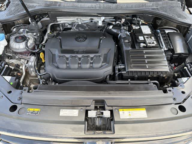 Used 2022 Volkswagen Tiguan SE R-Line FWD image 12