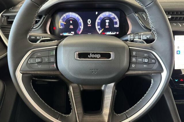 New 2026 Jeep Grand Cherokee Altitude image 21