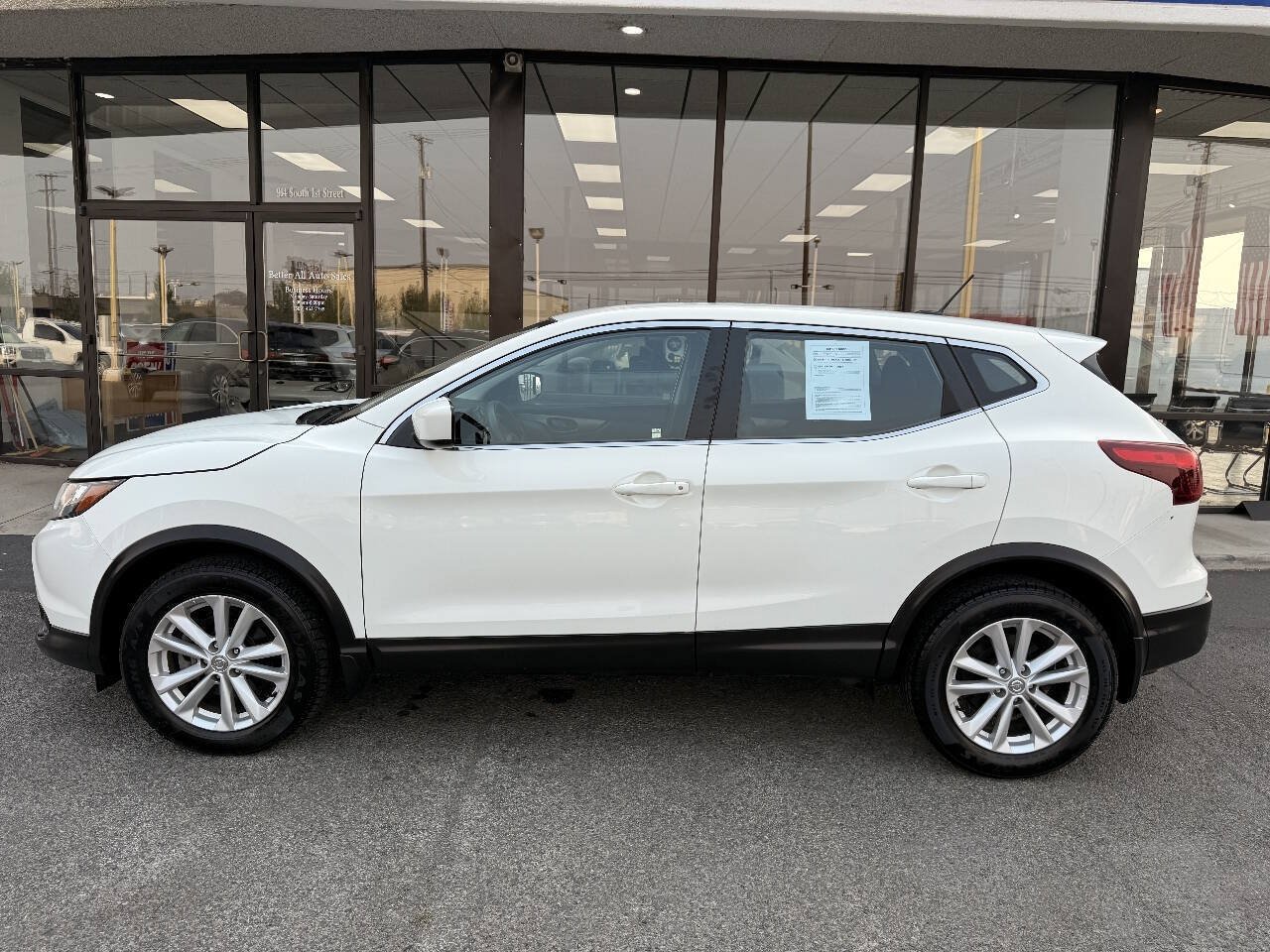 Used 2017 Nissan Rogue Sport S w/ S Appearance Package AWD/4WD image 2