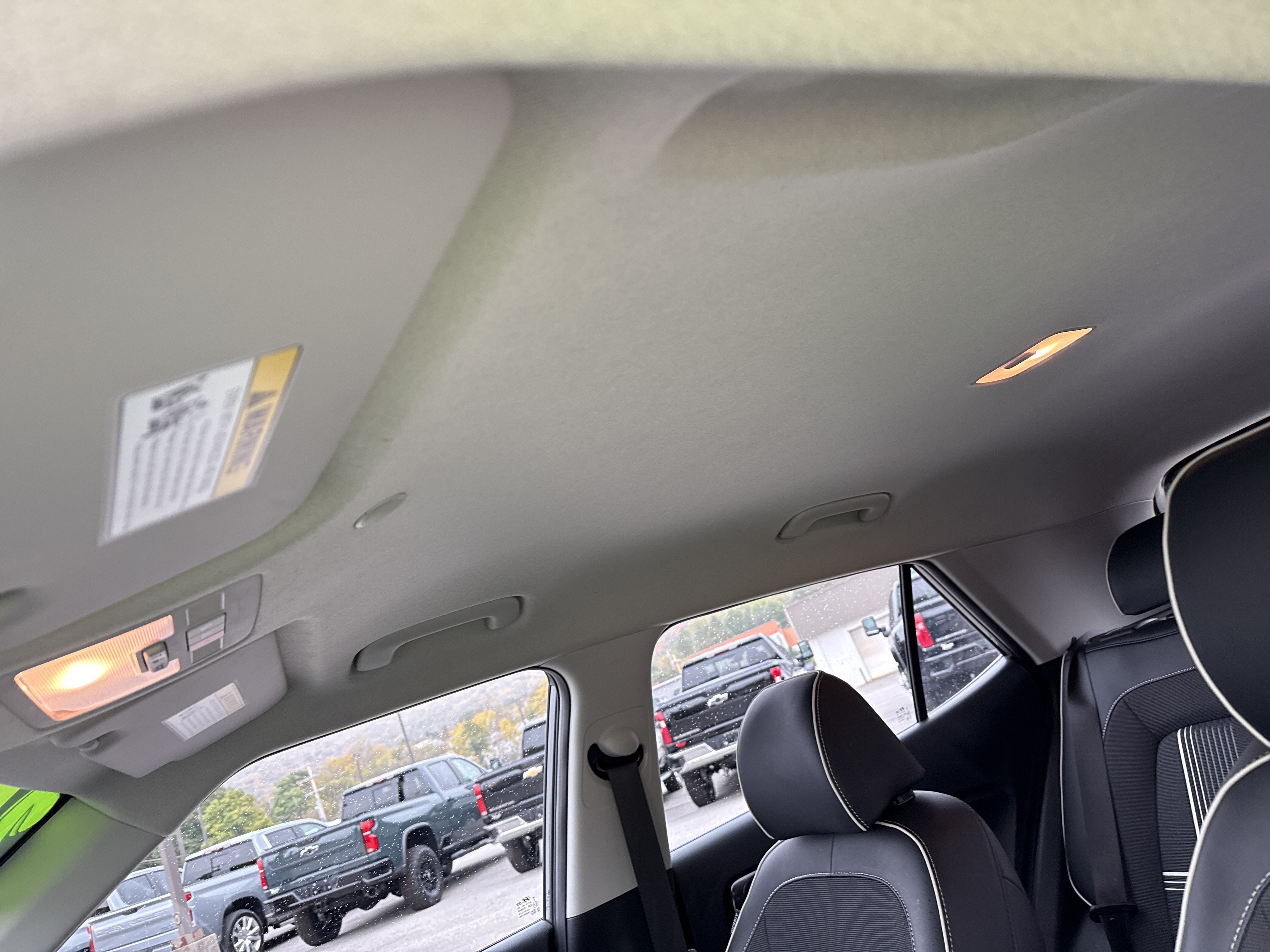 Used 2025 Hyundai Venue Limited FWD image 28
