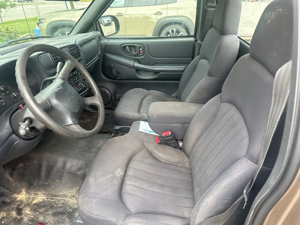 Used 2003 Chevrolet S10 Pickup 2WD Regular Cab w/ Convenience Package image 7