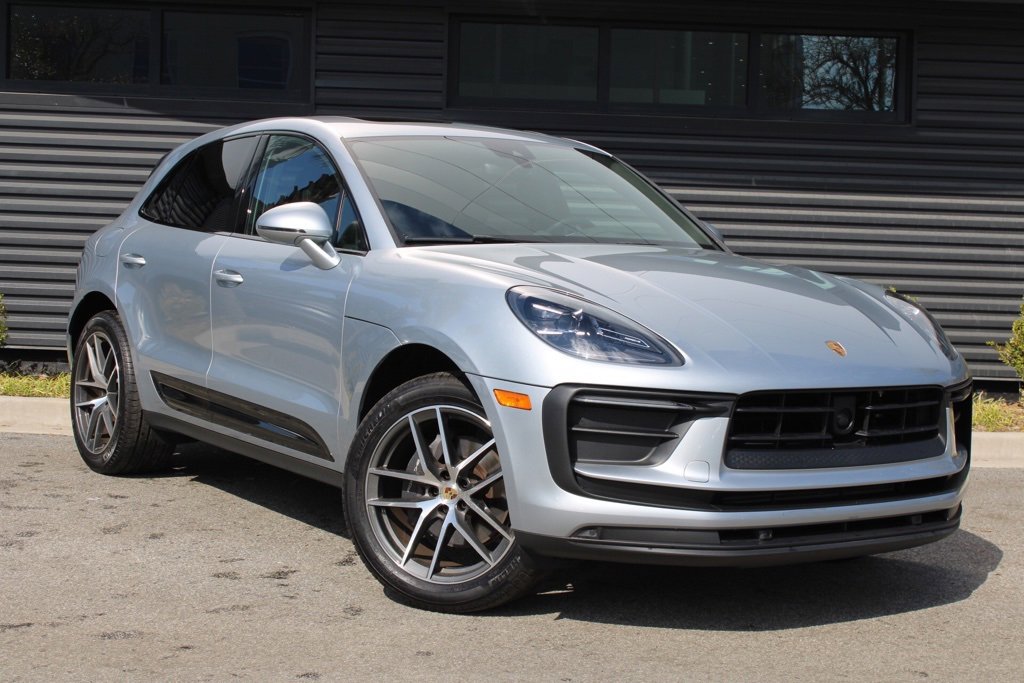 Used 2024 Porsche Macan image 9