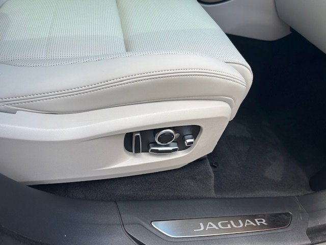 New 2026 Jaguar F-PACE R-Dynamic S image 24